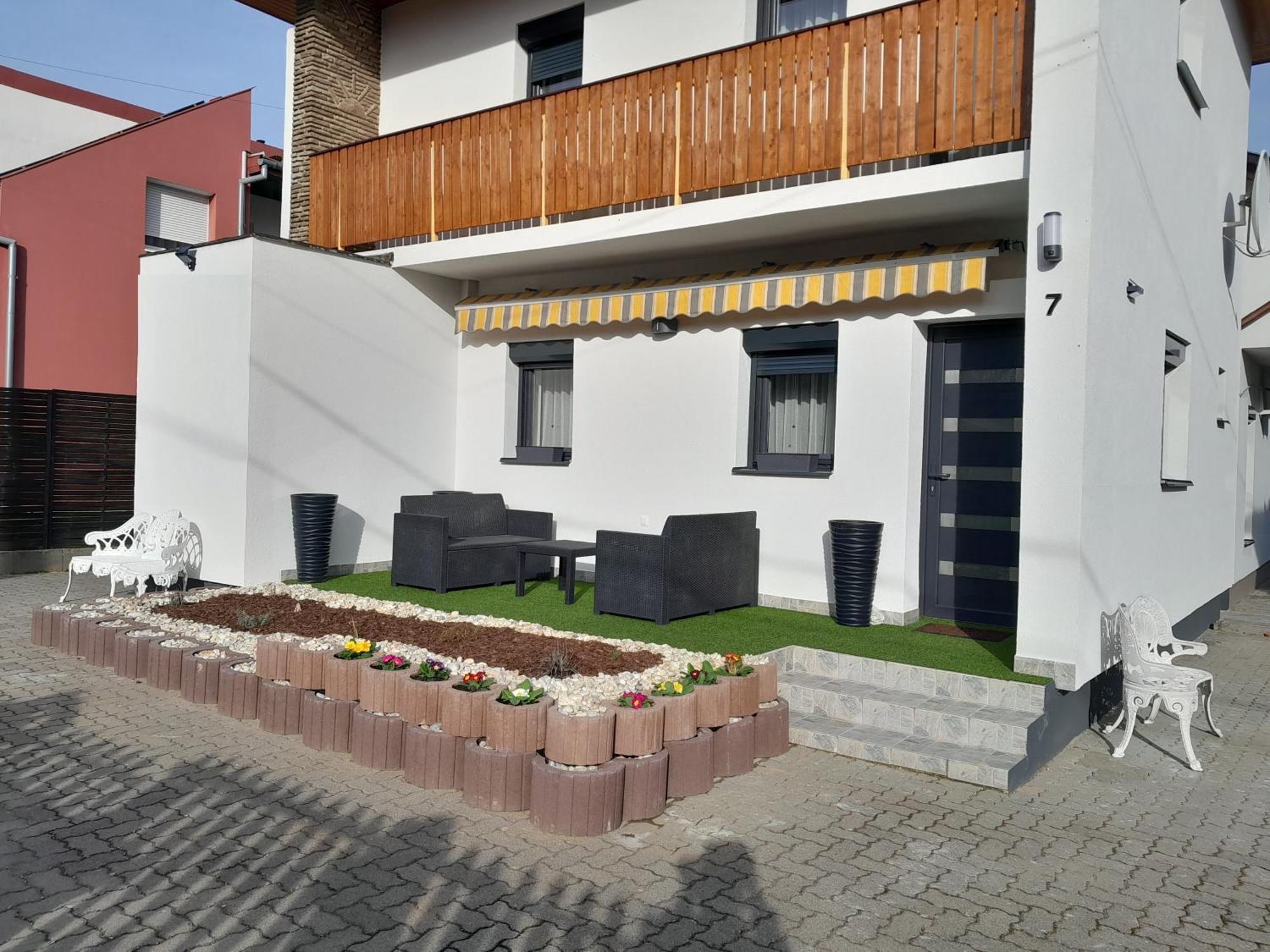 Nyirfa Apartmanhaz 佐洛卡罗斯 外观 照片