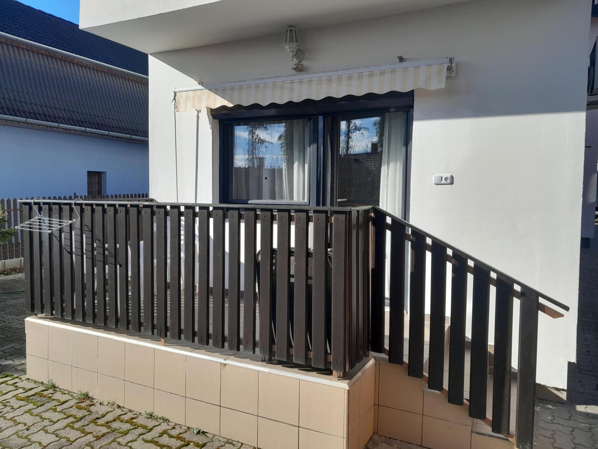 Nyirfa Apartmanhaz 佐洛卡罗斯 外观 照片
