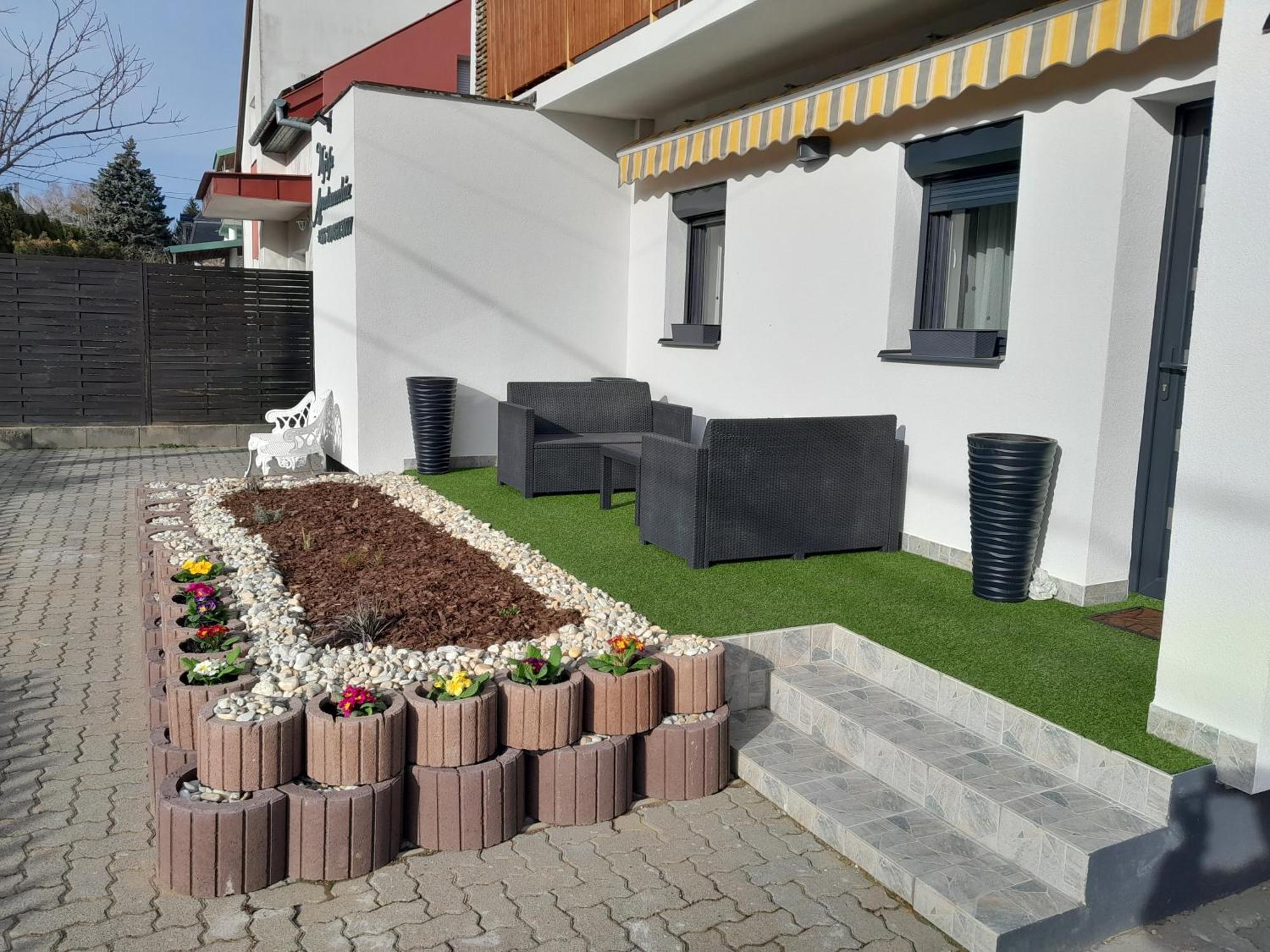 Nyirfa Apartmanhaz 佐洛卡罗斯 外观 照片
