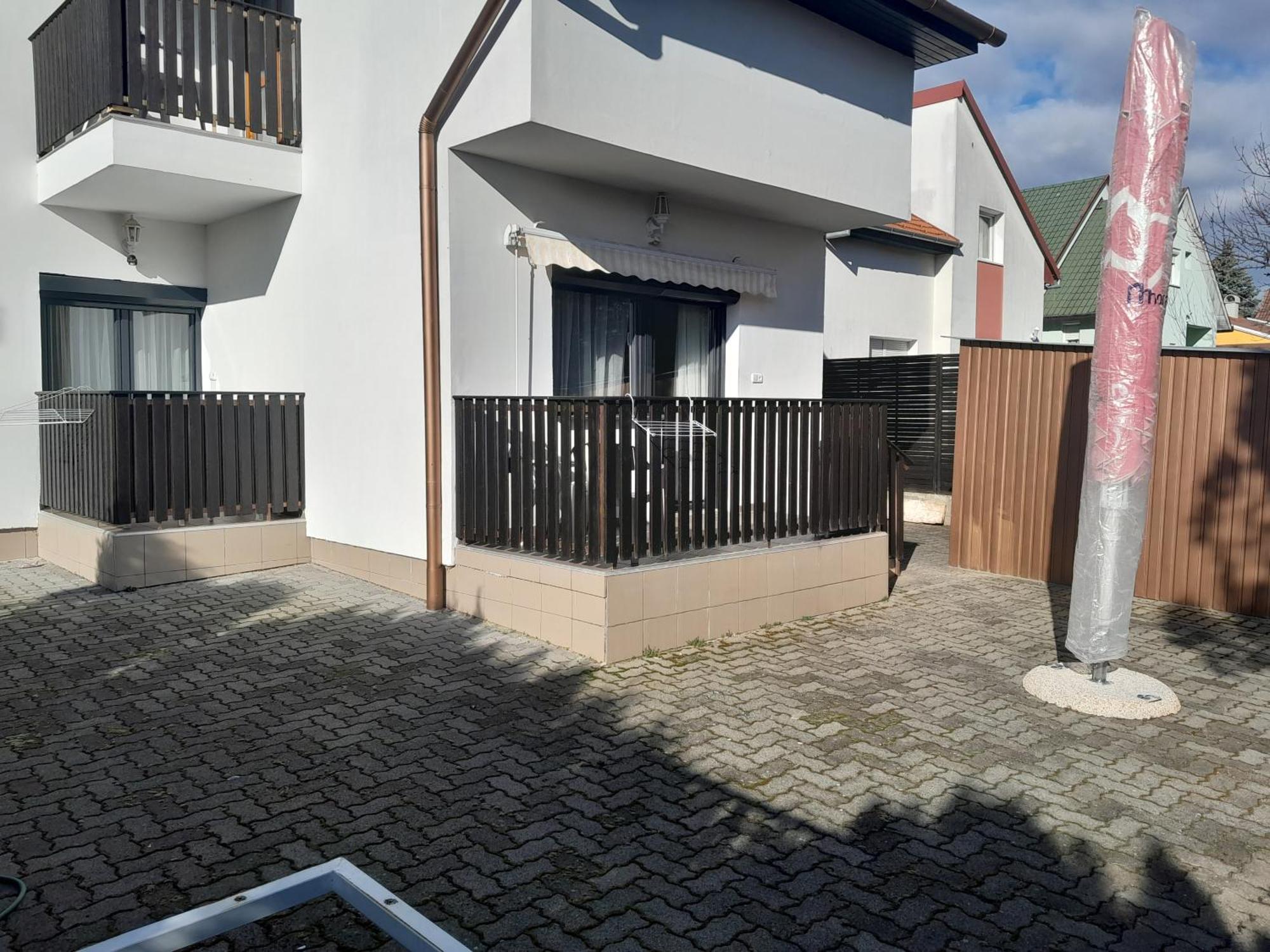 Nyirfa Apartmanhaz 佐洛卡罗斯 外观 照片