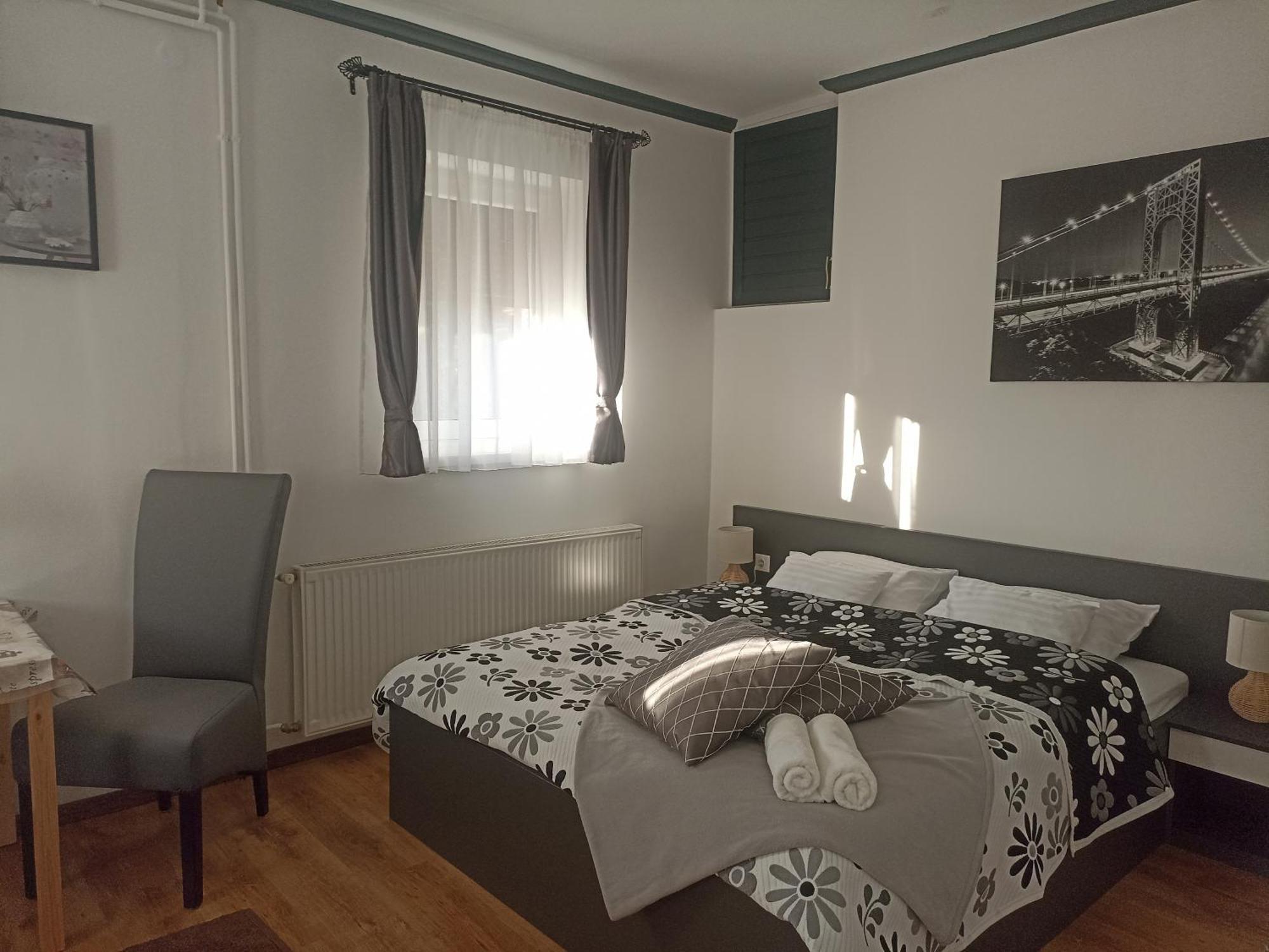 Nyirfa Apartmanhaz 佐洛卡罗斯 外观 照片