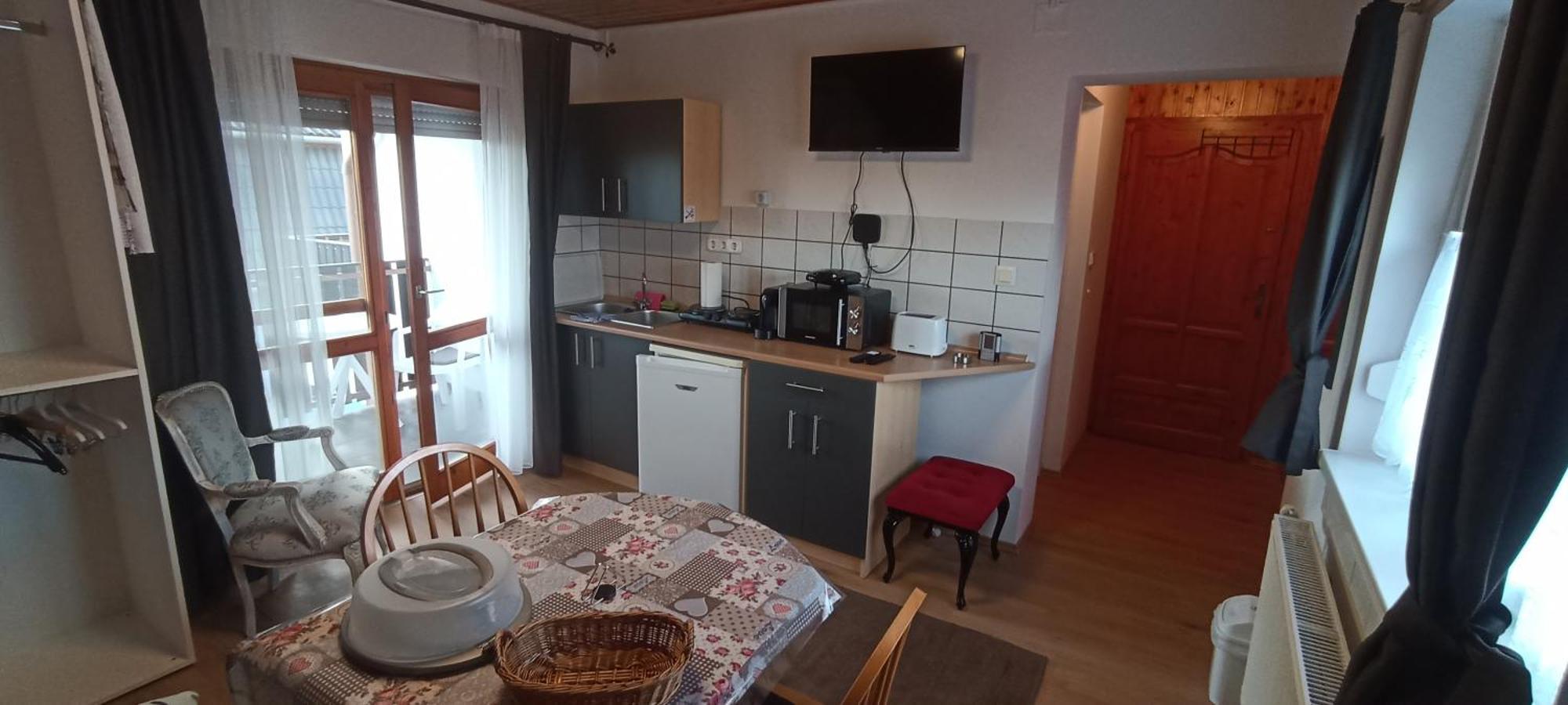 Nyirfa Apartmanhaz 佐洛卡罗斯 外观 照片